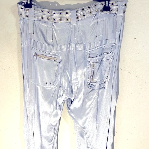 Johnny Was 2 piece blouse & cargo pants with 4 cargo pockets to the front. - Picture 11 of 13